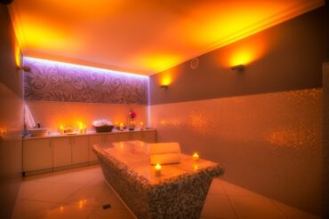 Indulge in Luxury: VIP Jacuzzi and Massage